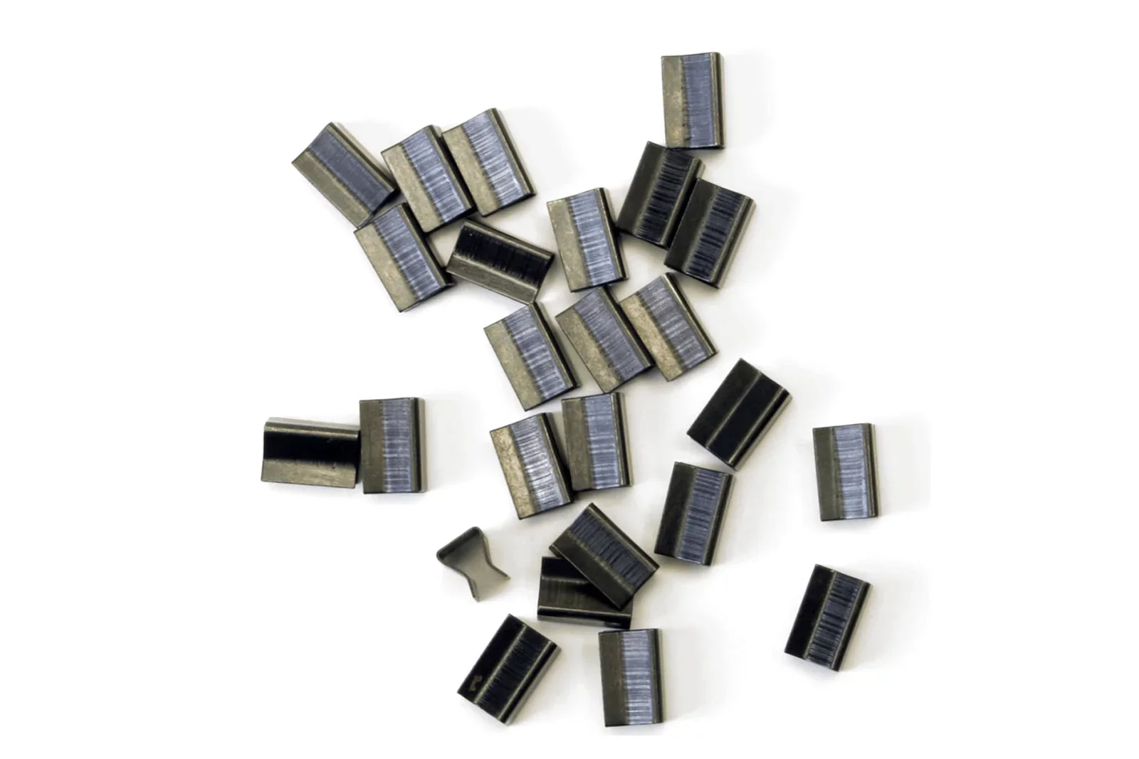 Metal clip for multi-track extension