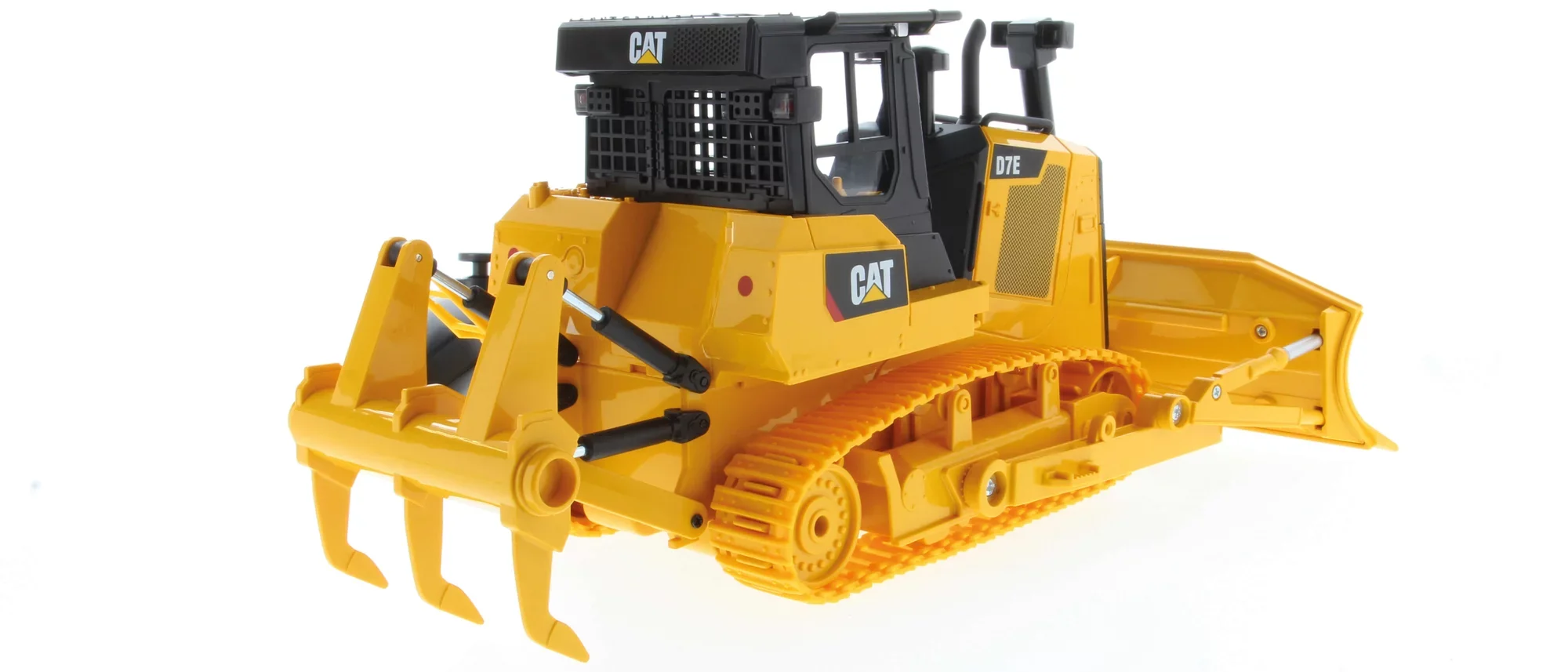 1:24 RC Cat® AT D7E Track Type Tractor - Image 20