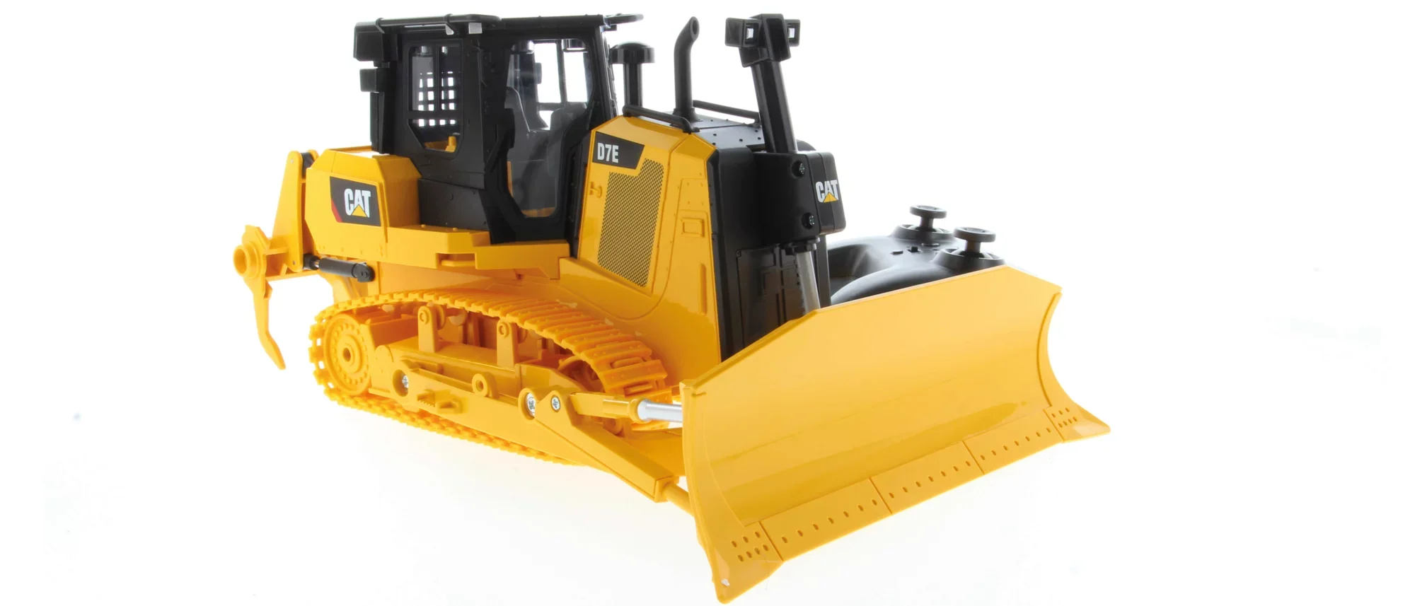 1:24 RC Cat® AT D7E Track Type Tractor - Image 22