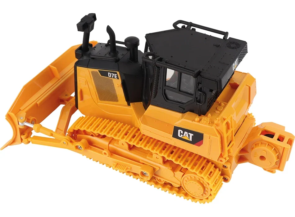 1:24 RC Cat® D7E Bulldozer B/O